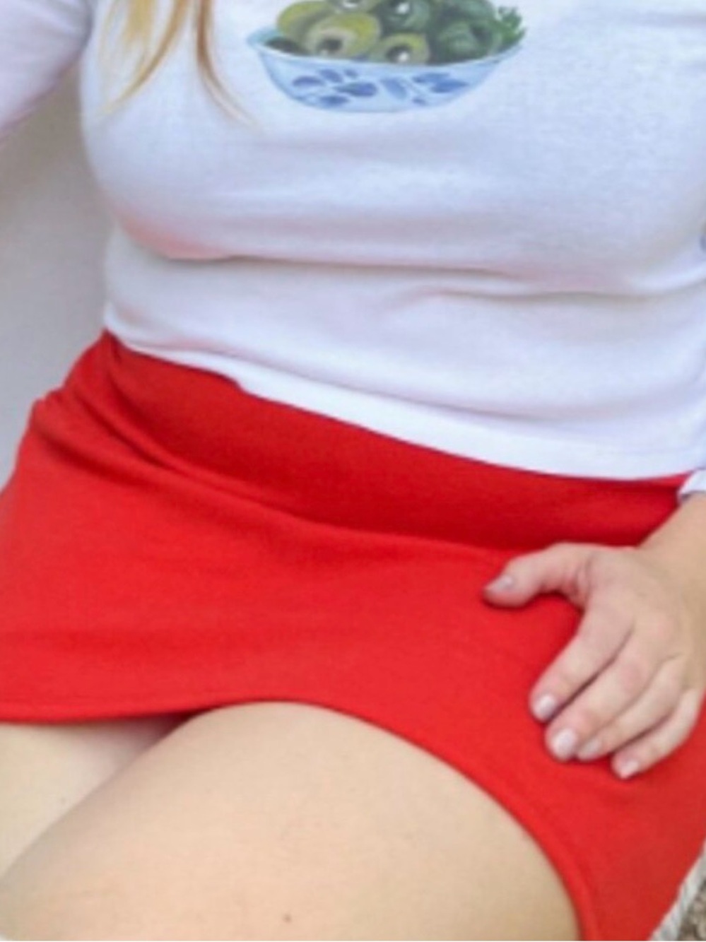 Lisa Says Gah Bright Red Skirt